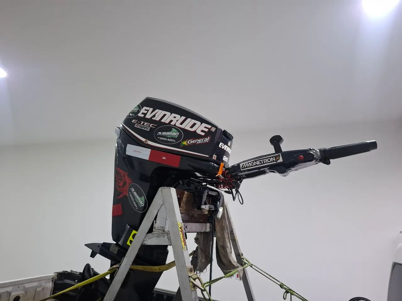 Motor 25 evinrude etec 2014  - Foto 9