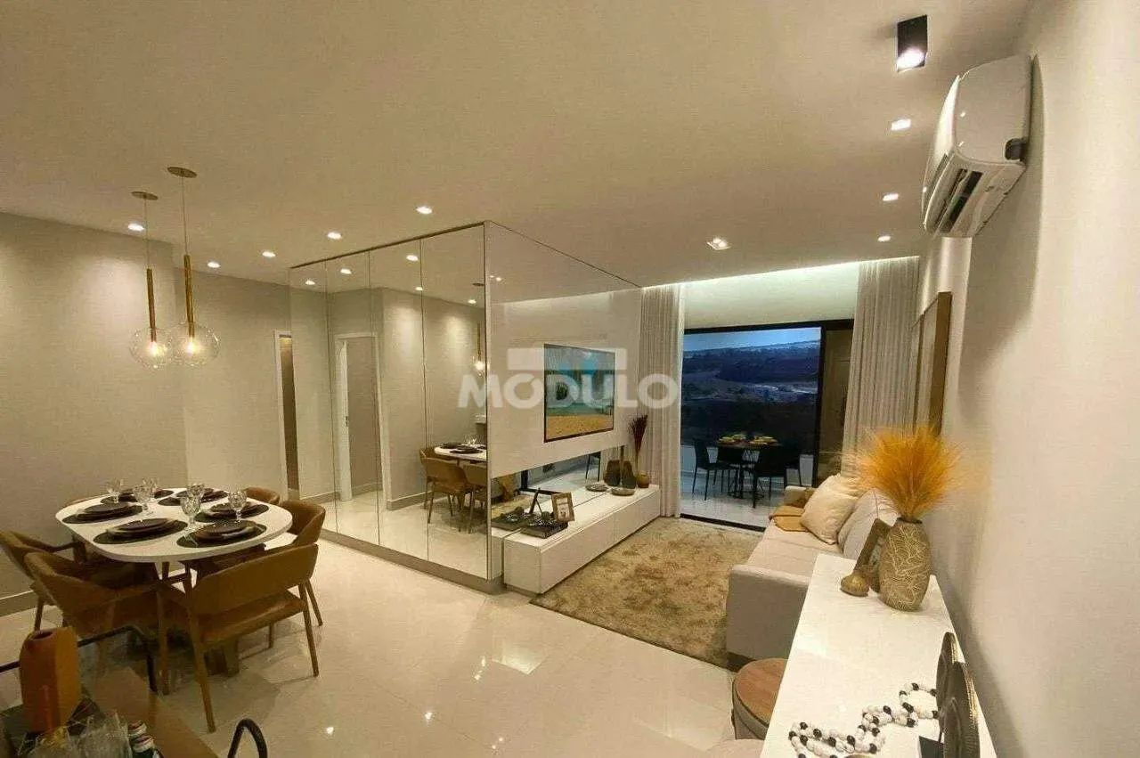 APARTAMENTO à venda, 3 quartos, 1 suíte, 2 vagas, Santa Mônica - Uberlândia/MG