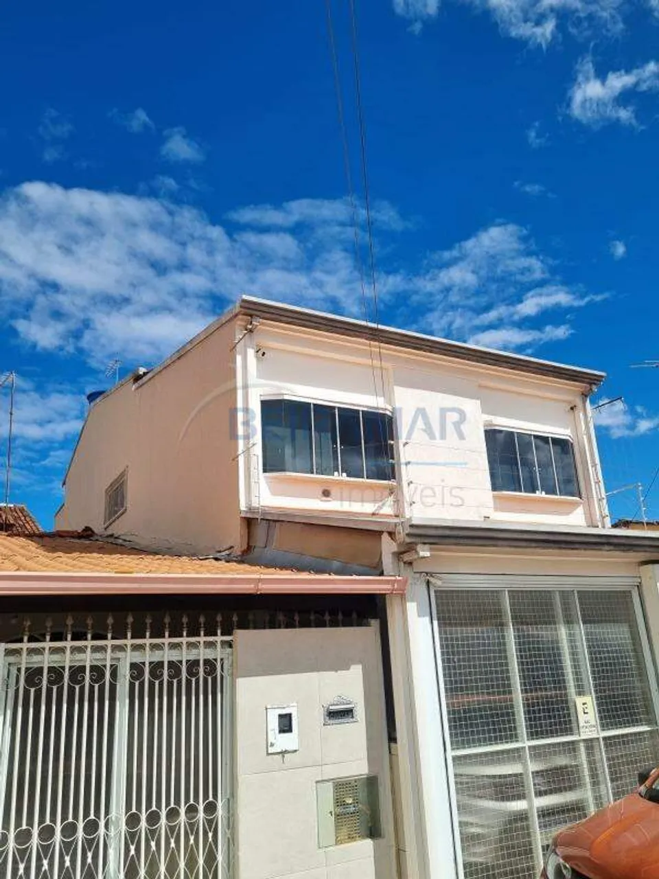 Casa Sobrado 5 Quartos, 3 Suítes, Sistema Inteligente, Reformado à Venda na QI 8 - Guará I