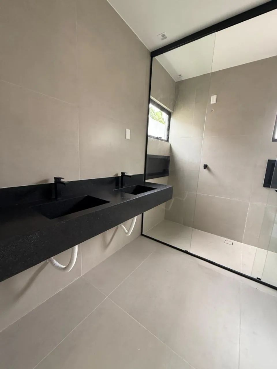 Jardins Amsterdã - Casa Térrea 4/4 sendo 4 suítes de 260 m², 4 vagas por 1.300.000,00 - Foto 8