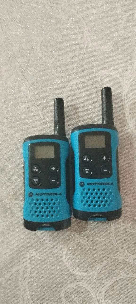 Par de Walkie Talkies Motorola