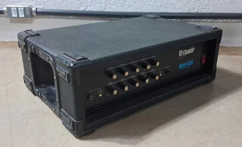 Amplificador cabeçote Staner Bold 456 - 120W p/ Contrabaixo - Promoção - Foto 5