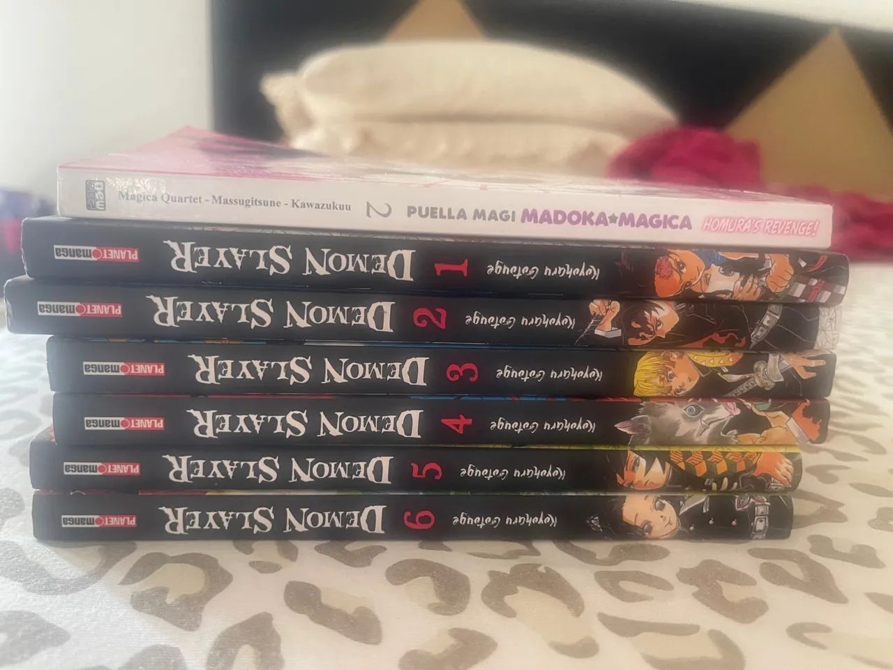 Demon Slayer - Volumes 1 à 6 + Puella Magi Madoka Magica - Volume 2 - Foto 4
