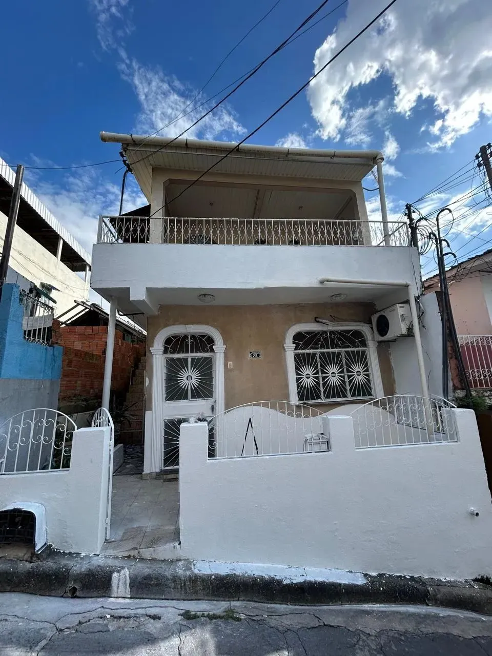 Vendo Casa Educandos Valor R$ 230.000,00 somente a vista