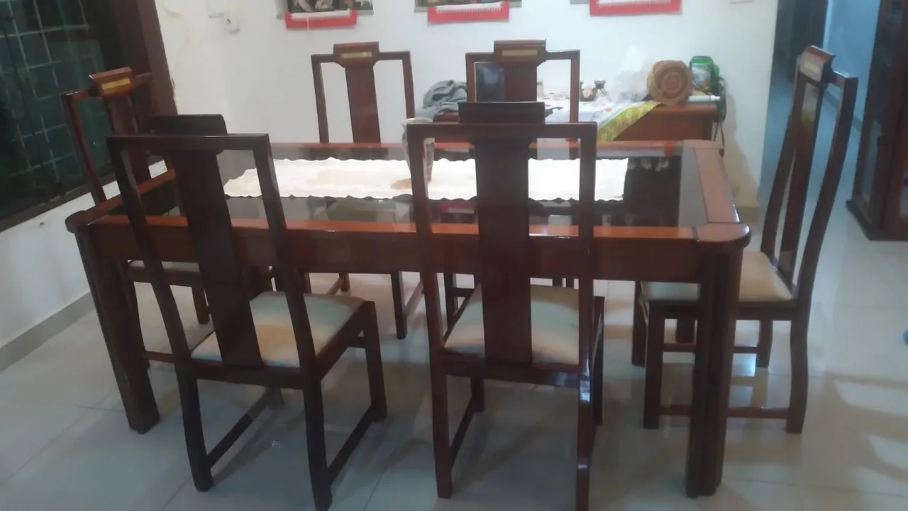Mesa de Jantar em Madeira Maciça com 6 Cadeiras