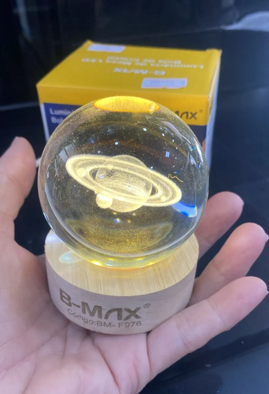 Luminária Led Bola De Cristal -Planeta Saturno - Mundi - Terra - Base Madeira - Led - Mesa