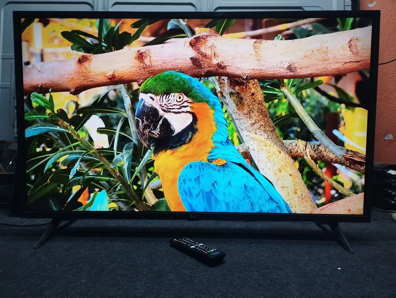 Tv Smart 43" LG ( com garantia ) - Foto 2