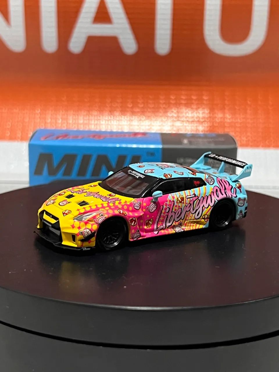 ミニカー MINI GT Nissan GT-R (R35) Liberty Walk Mini GT Nissan GT-R R35 LBWK Liberty Walk 1:64 - Peças e