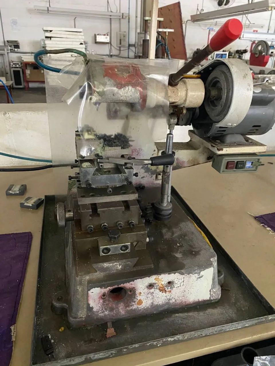  2 Máquina de serra industrial 