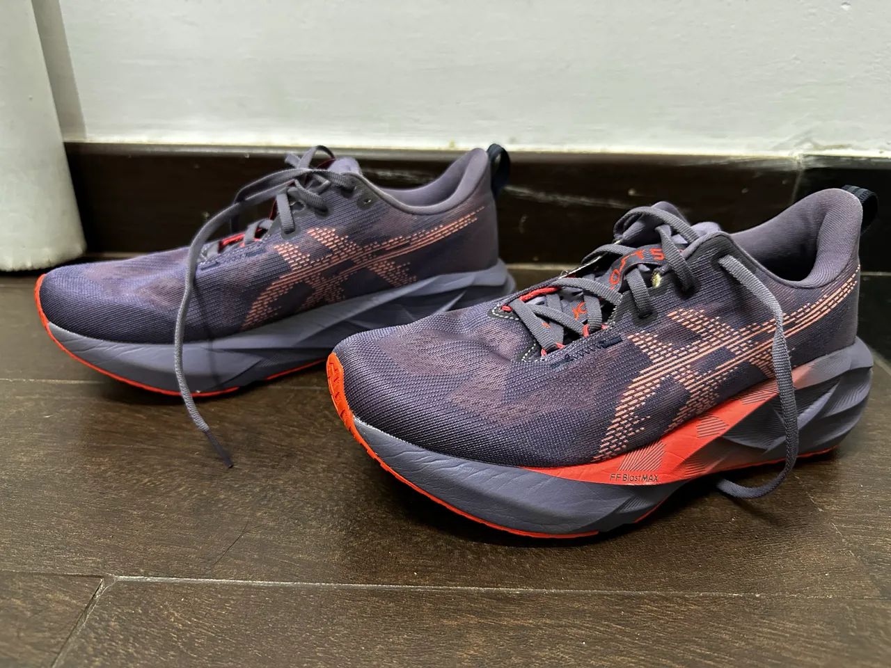 Tênis ASICS novablast 5