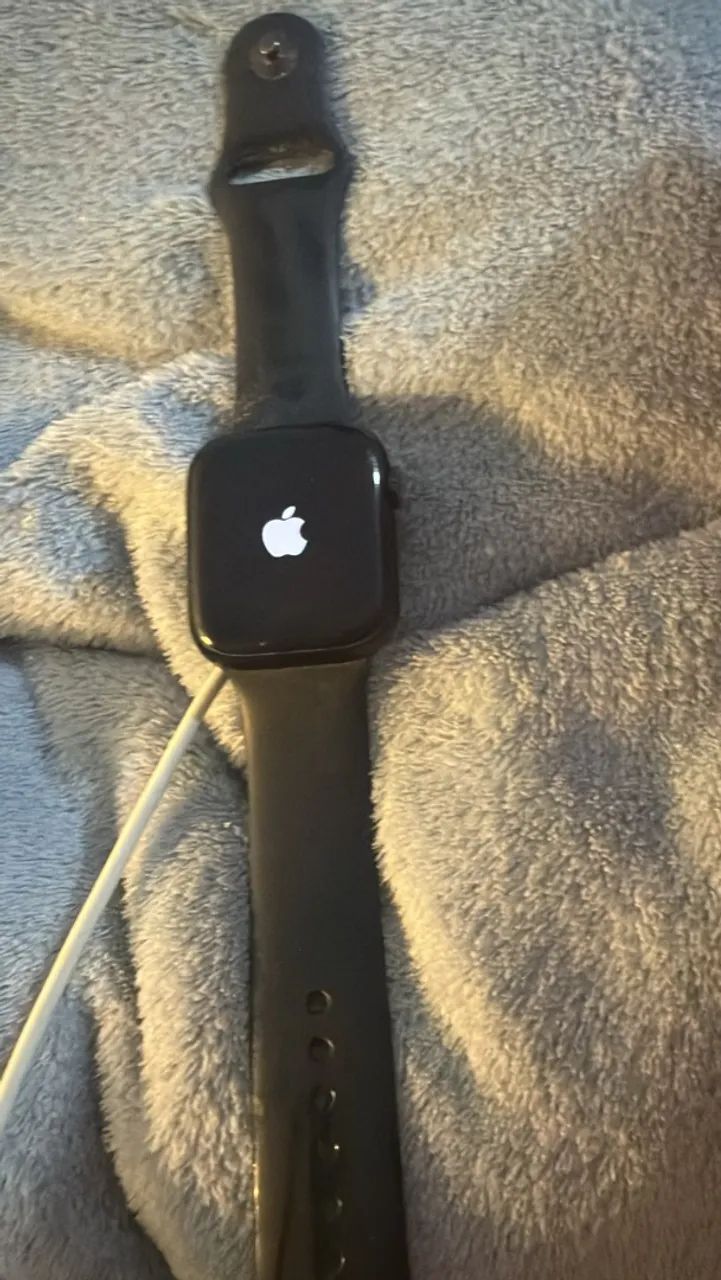 Apple Watch 7 - 45mm preto  - Foto 3