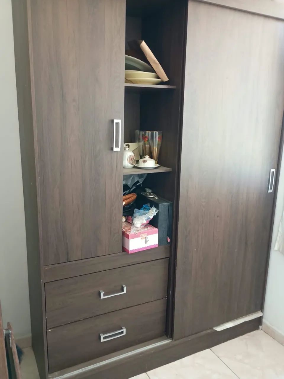 Guarda roupa de solteiro