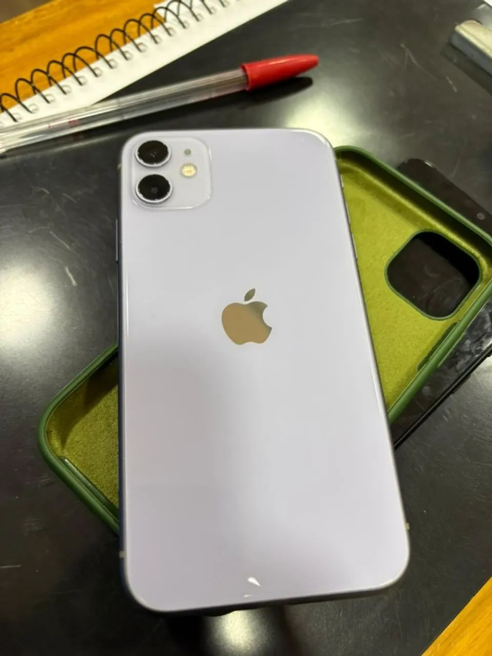 Iphone 11 64 gigas pouquíssimas marcas de uso - Celulares e