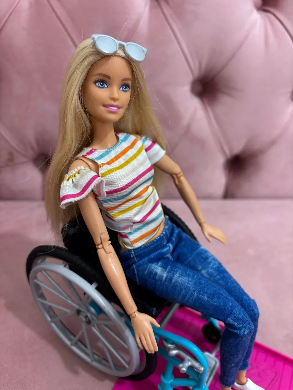 Barbie cadeirante (toda articulada)  - Foto 4