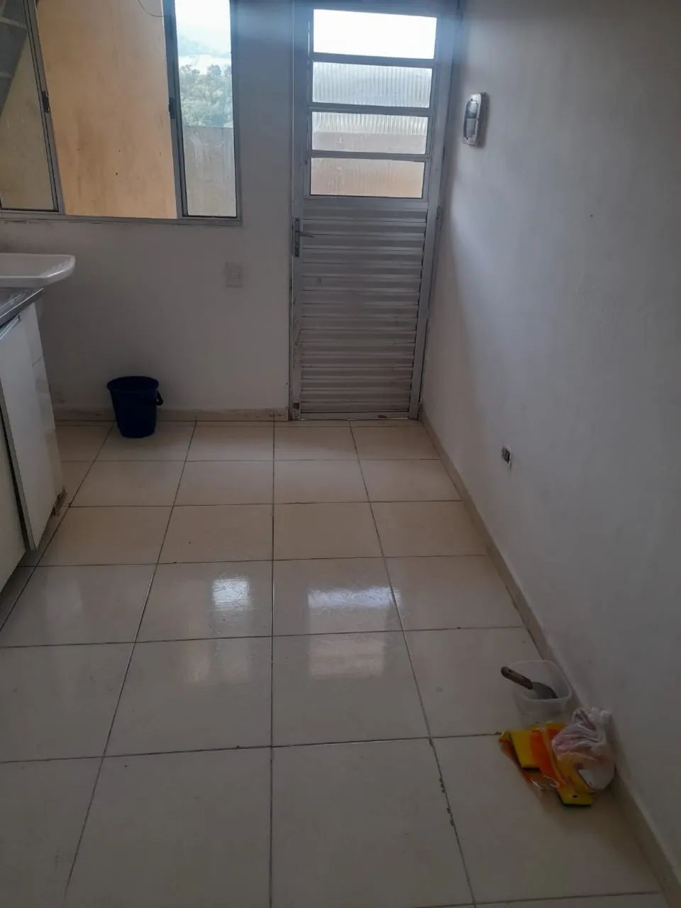 Aluga se quarto  e cozinha em perus  - Foto 4