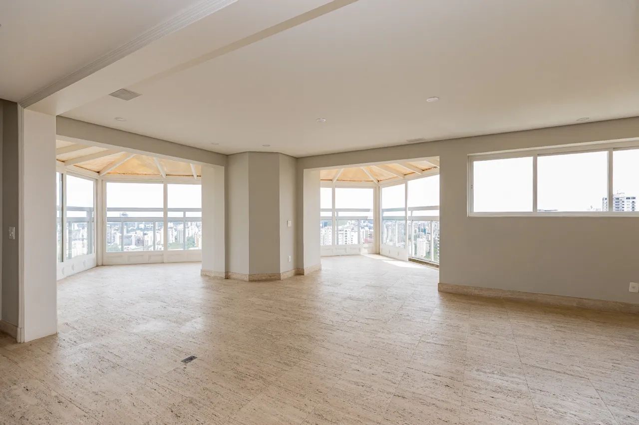 Triplex para venda em Vila Suzana com 4 quartos, sendo 4 suítes, 347m²