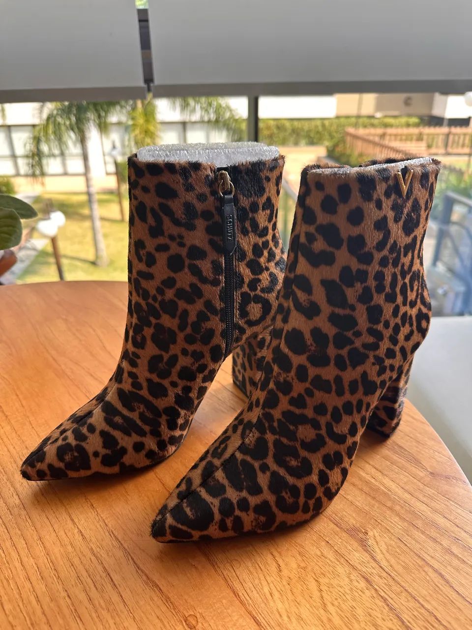 Bota Animal Print Schutz  - Foto 2