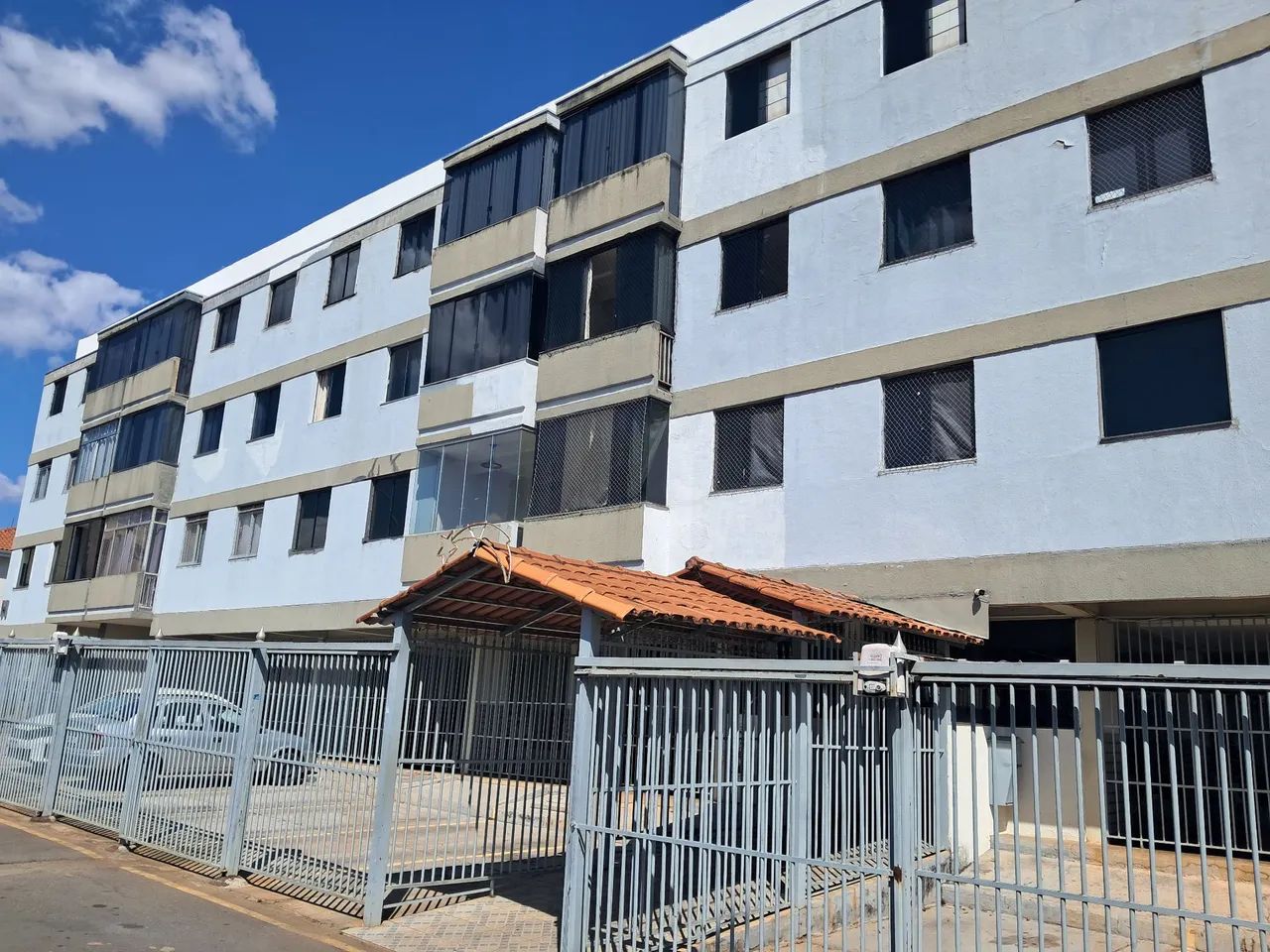 QI 14 Guará  - 2 quartos  s. ó R$ 340mil 