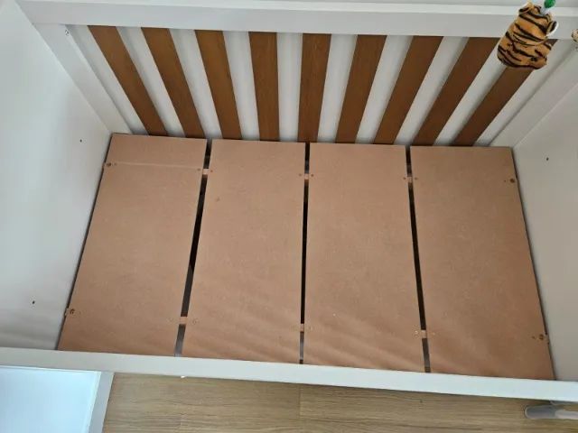 Vende-se berço com colchão e móbile - Foto 4