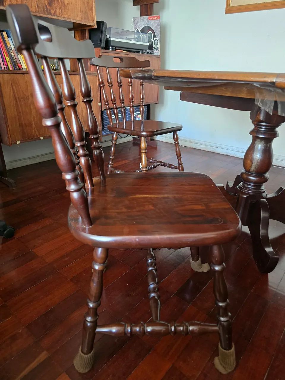 Mesa de jantar extensível (madeira maciça com 4 cadeiras) - Foto 4