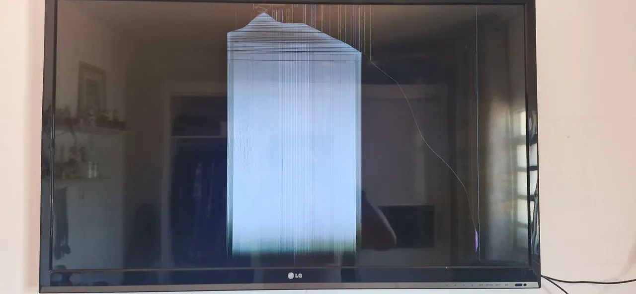 VENDO SMART TV 58 (tela quebrada, pra quem tem interesse em comprar as peças)