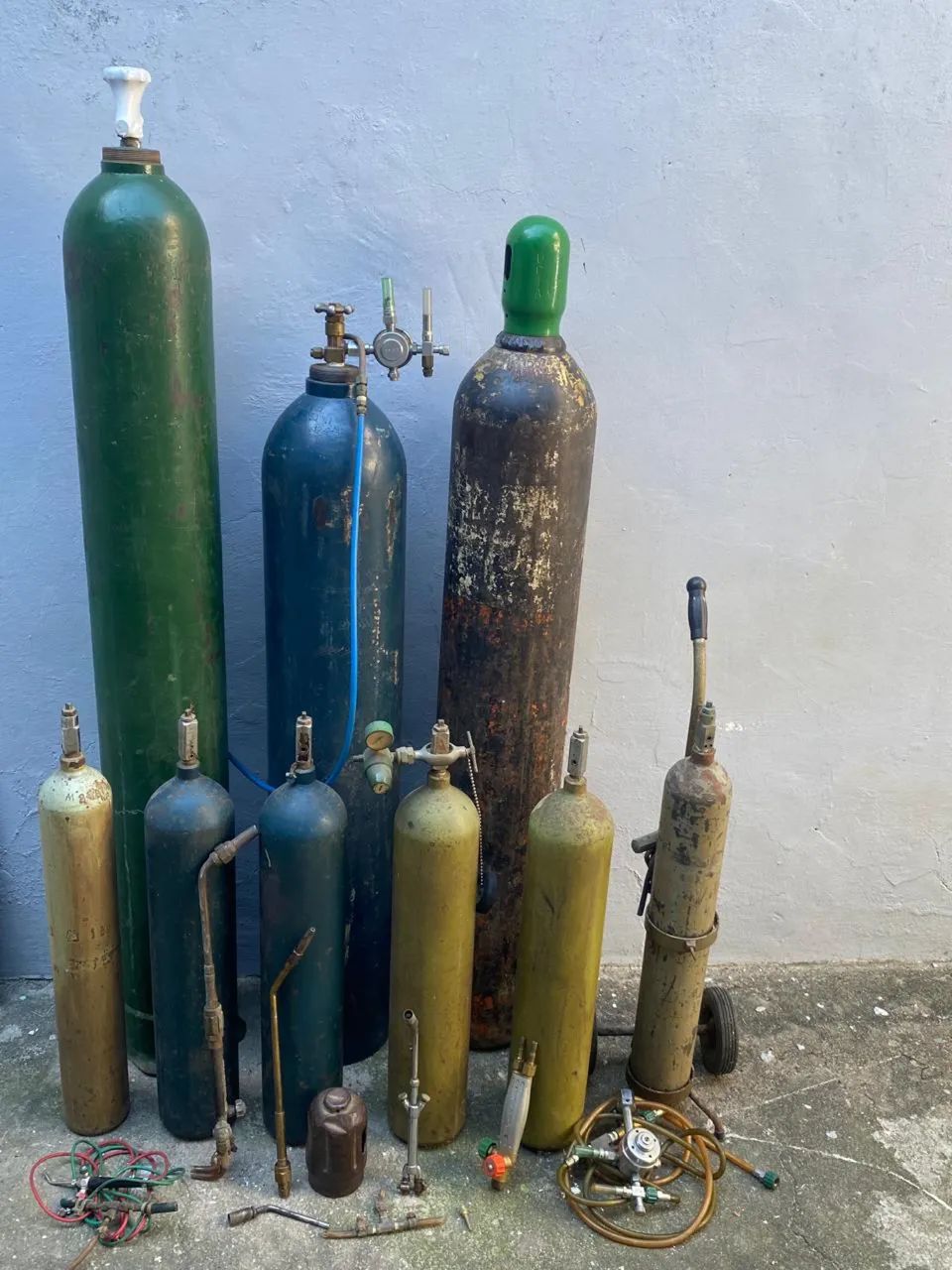 Vendo Kit com 3 Cilindros de Gás 