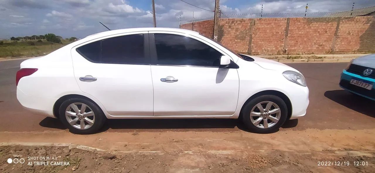 Nissan Versa SL 1.6 16V Flex Fuel 4P Mec. 2014 - Foto 5
