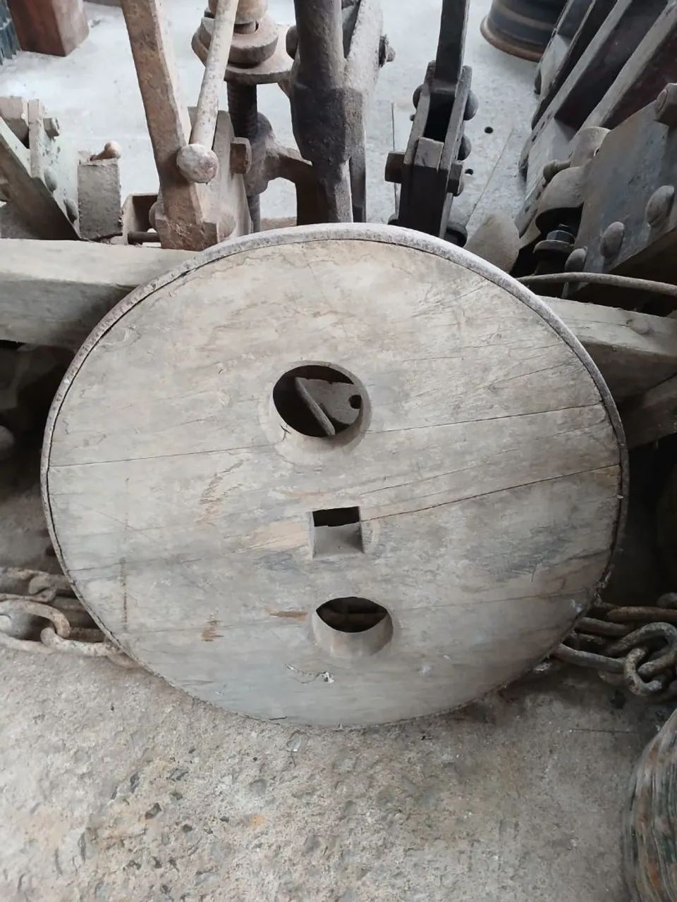 Roda de Madeira antiga