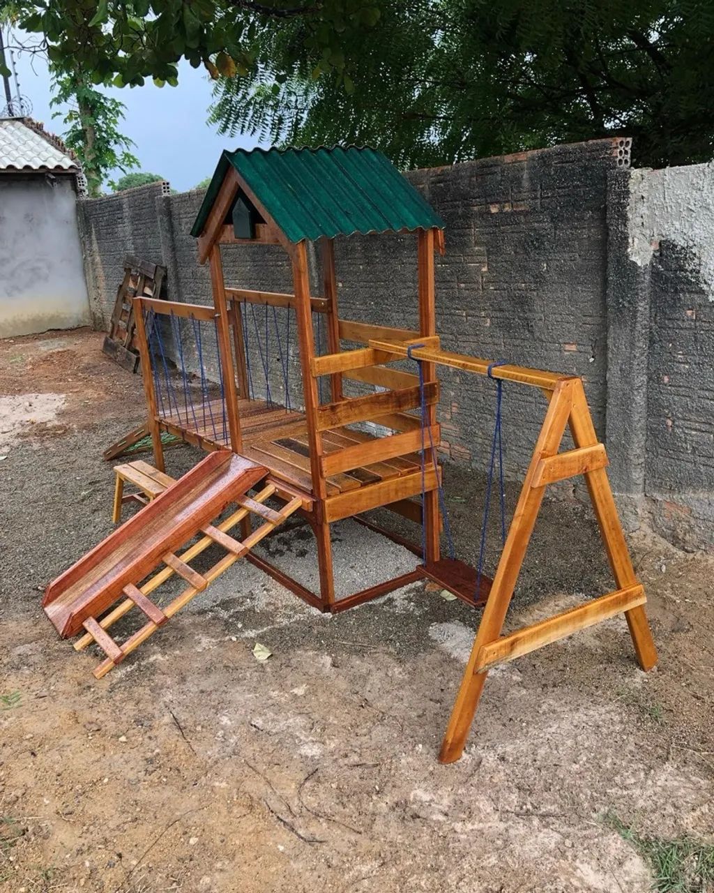 Playground de madeira 