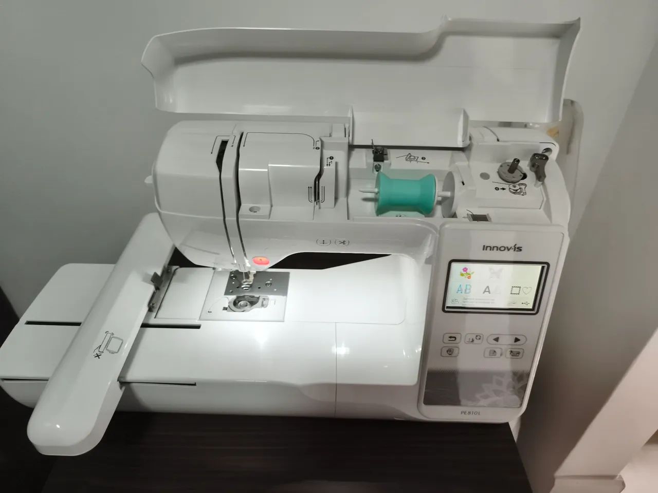 Máquina de bordar Brother PE 810 L - Foto 3