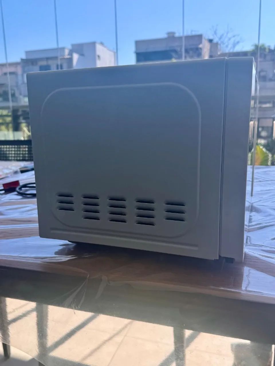 Microondas novo Midea 20 l - Foto 2