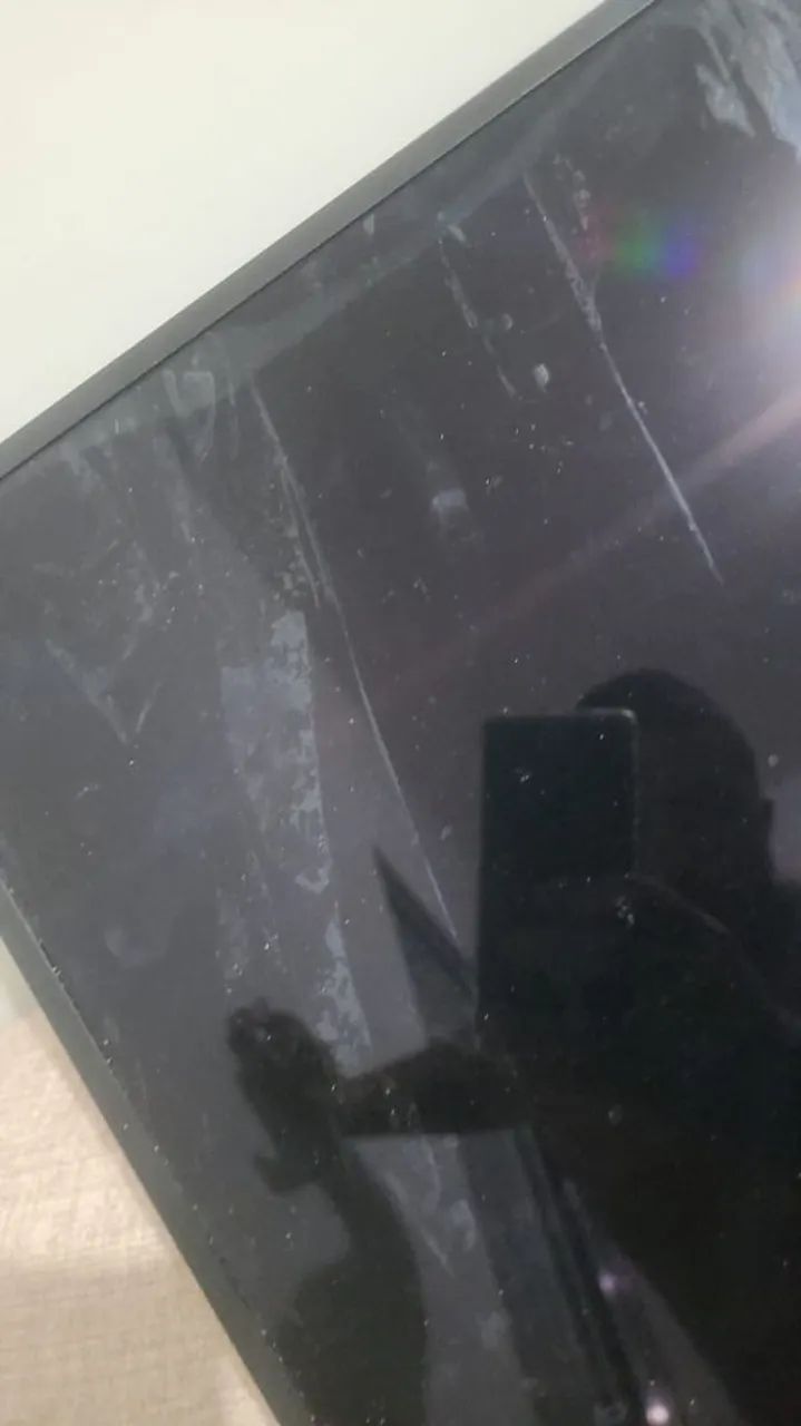TV 65" smart, detalhe na tela.  - Foto 2