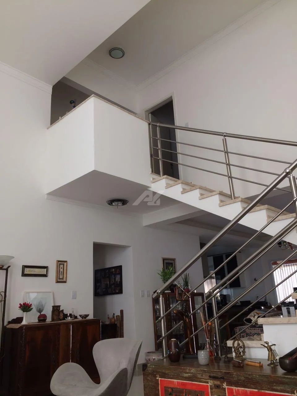 Ótimo sobrado com 3 suítes, área gourmet e piscina - Foto 4