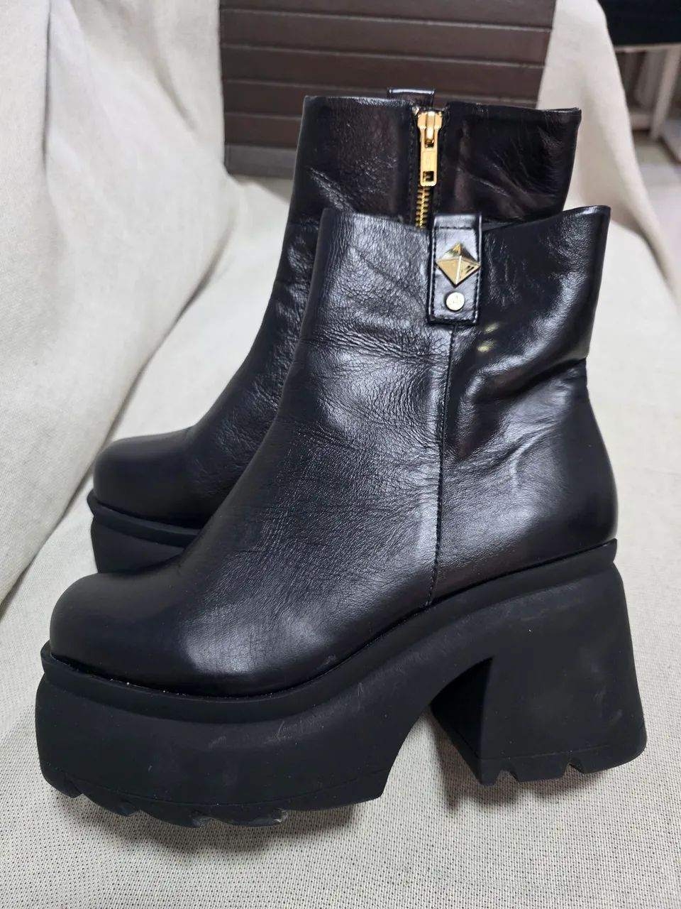 Botas semi novas