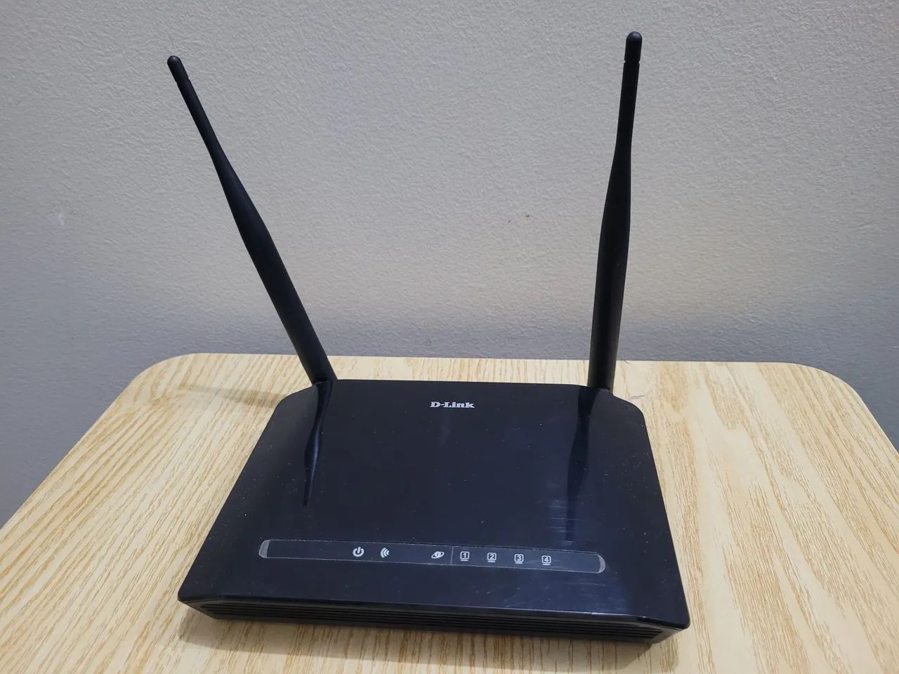 Roteador D-Link DIR-615 N300 ? sem fonte, não testado