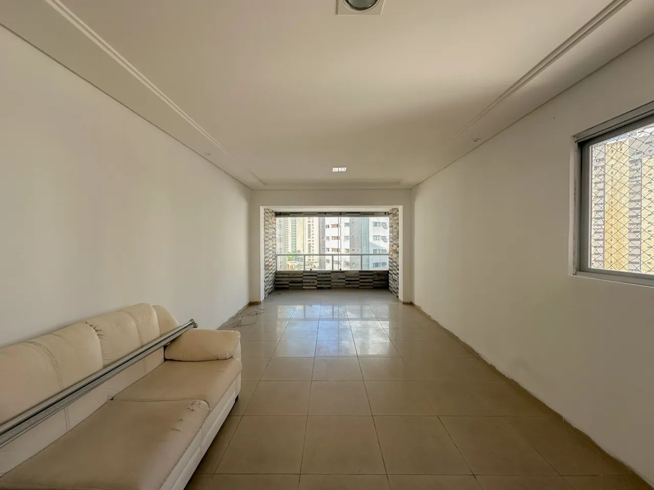 Apartamento à venda no Edifício Chateau Royal em Boa Viagem com 3 quartos e varanda - Foto 2