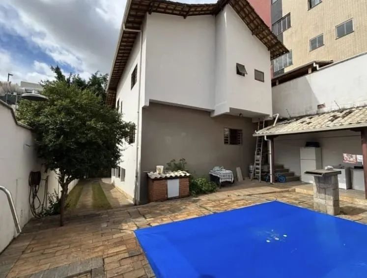 CASA DE 04 QUARTOS COM PISCINA
