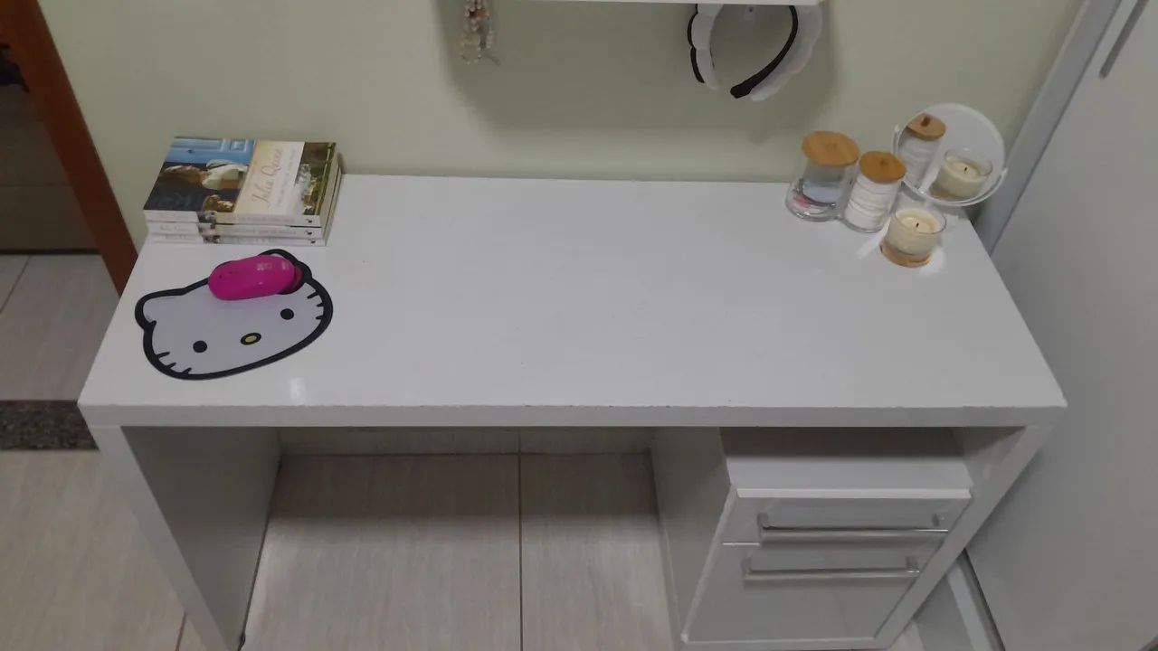 Escrivaninha Branca USADA 