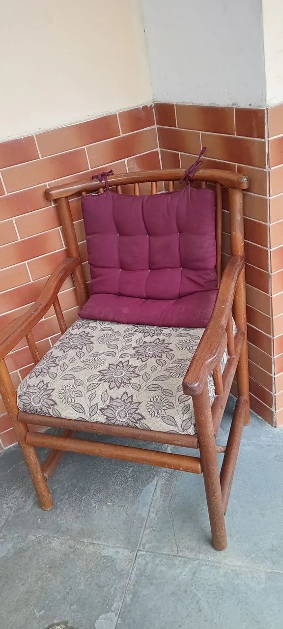 Cadeira antiga de madeira  - Foto 3