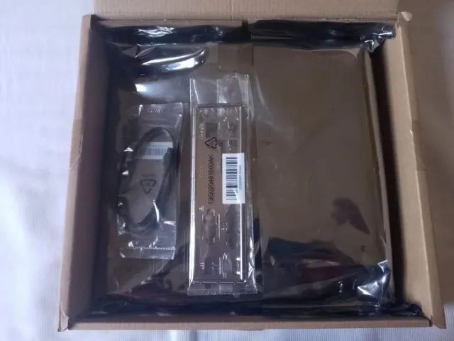 Placa-mãe OEM ASRock B450M Pro4 AMD AM4 MATX DDR4 - Foto 5