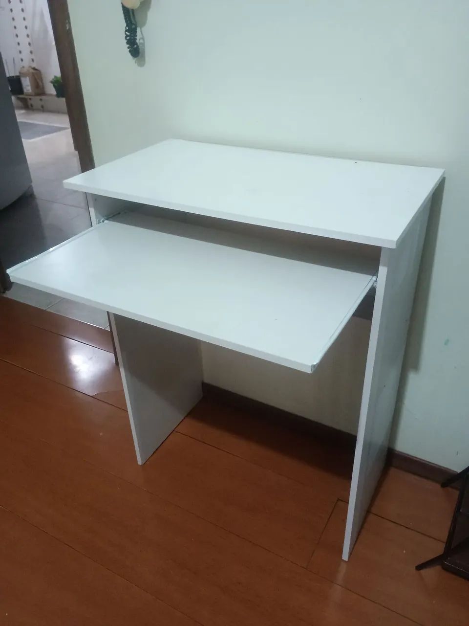 Escrivaninha branca