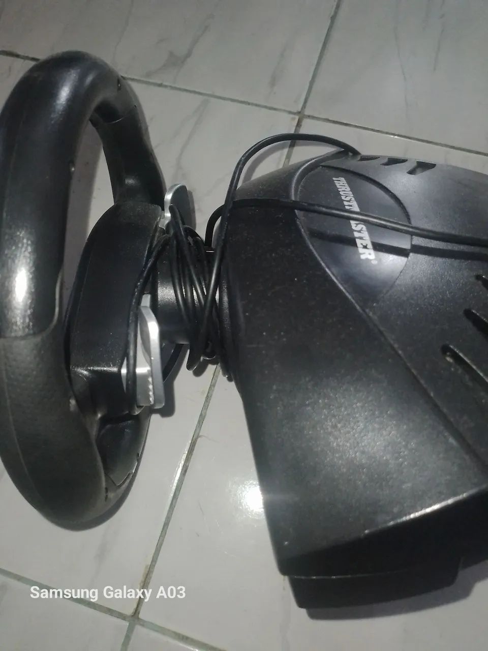 Volante thrustmaster sem pedal - Foto 4
