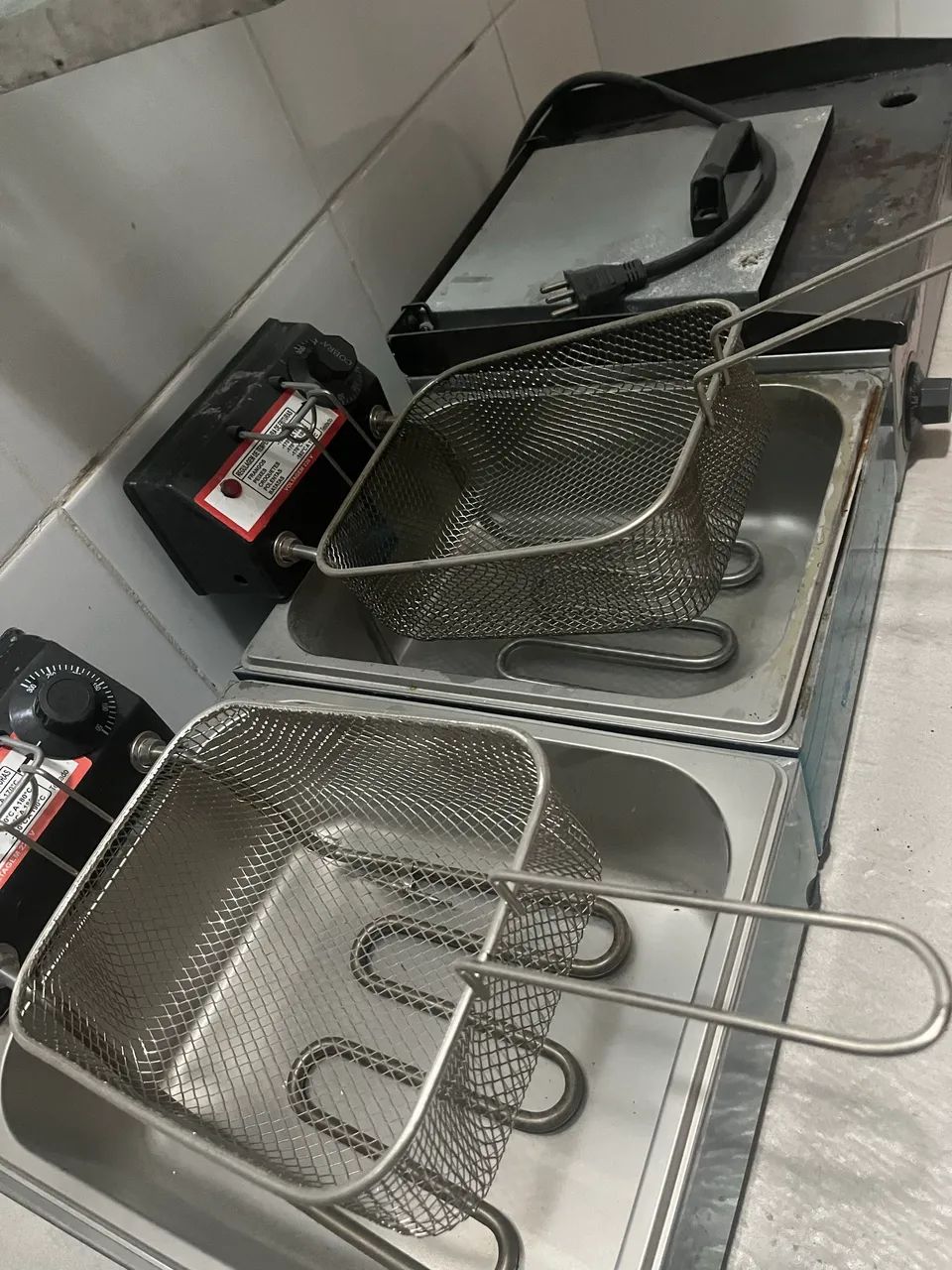 Fritadeira e chapa para hambúrguer