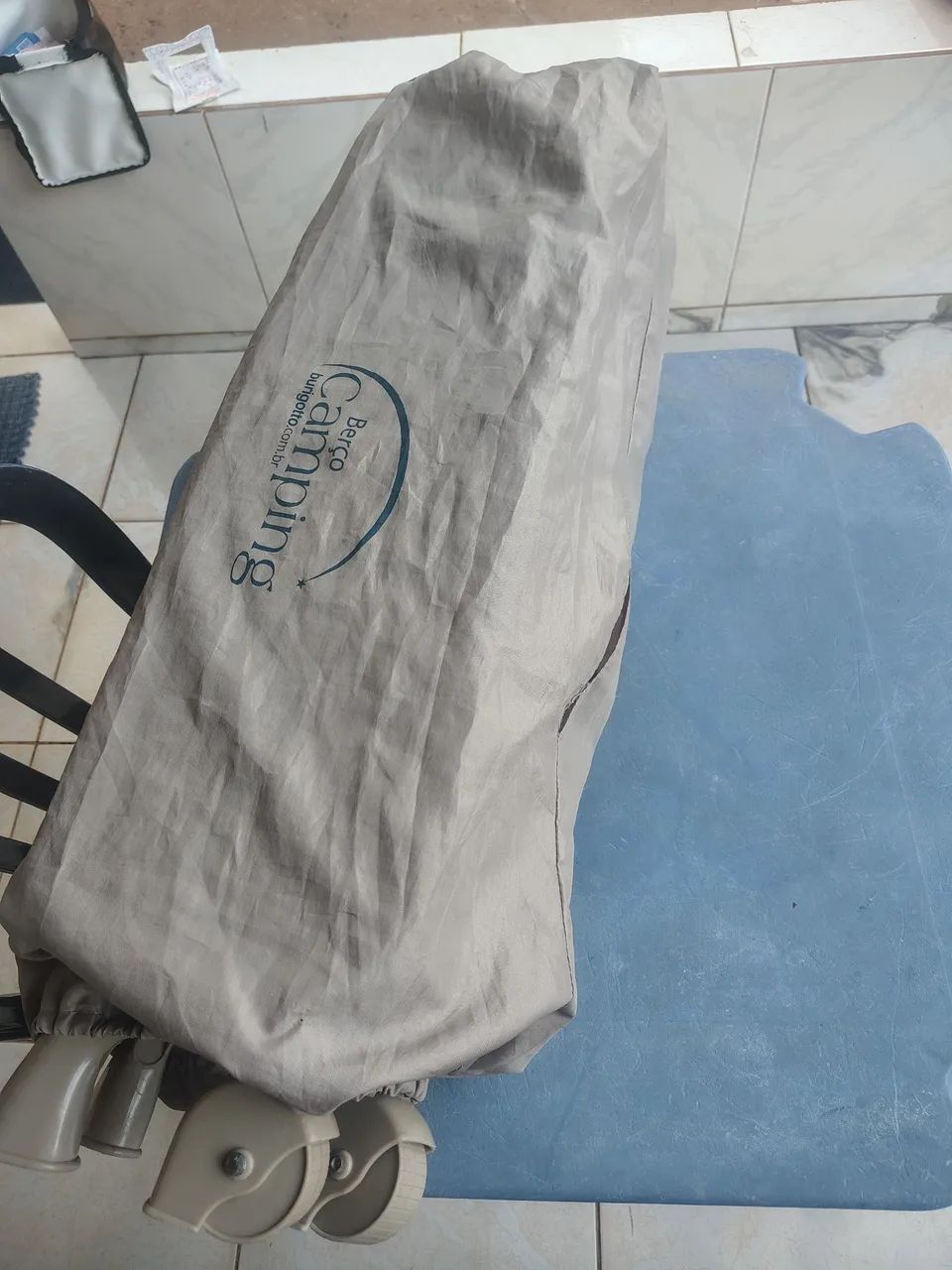 Berço desmontável para viagens