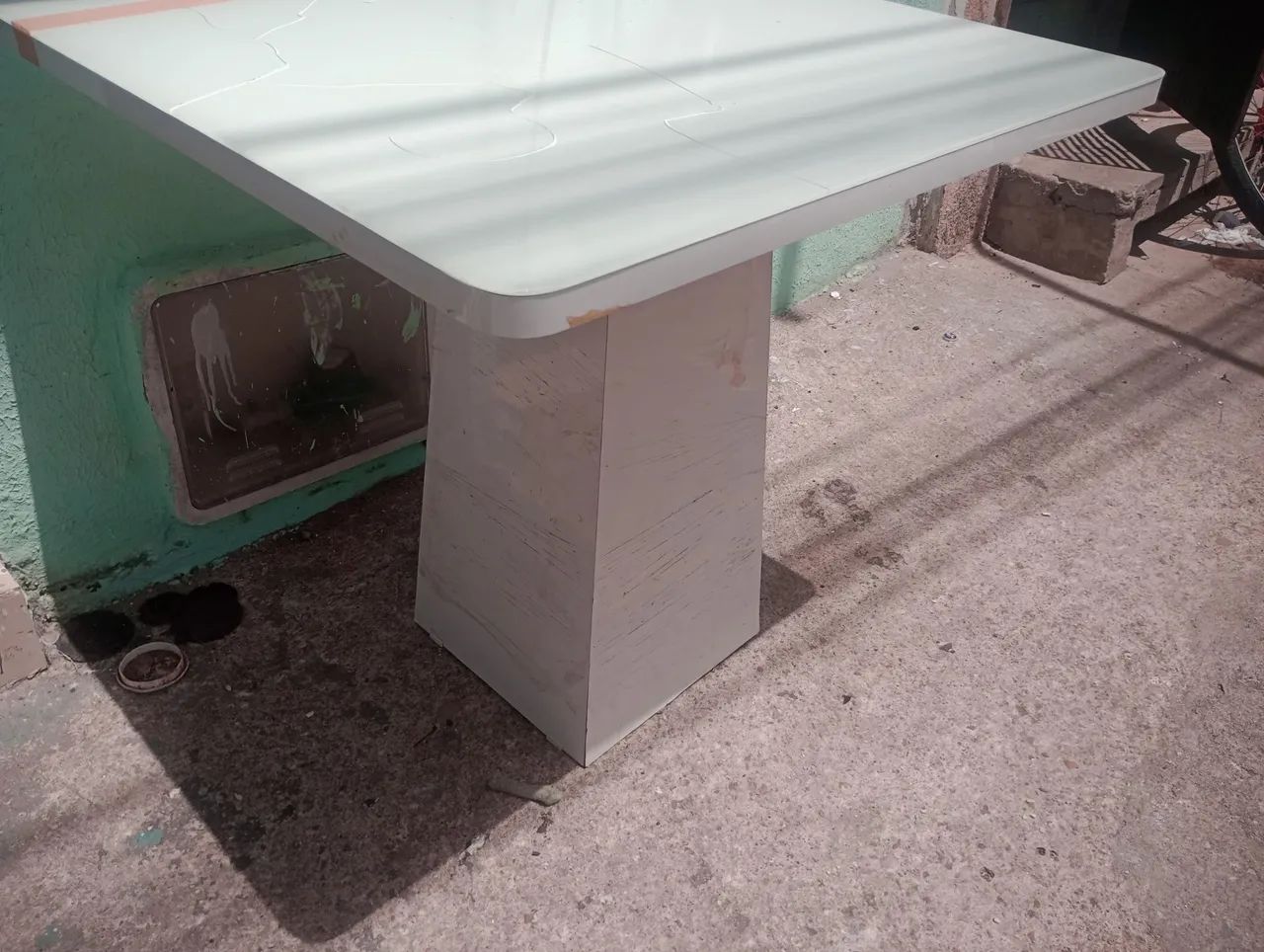 Vendo mesa com avarias 150 reais  - Foto 3