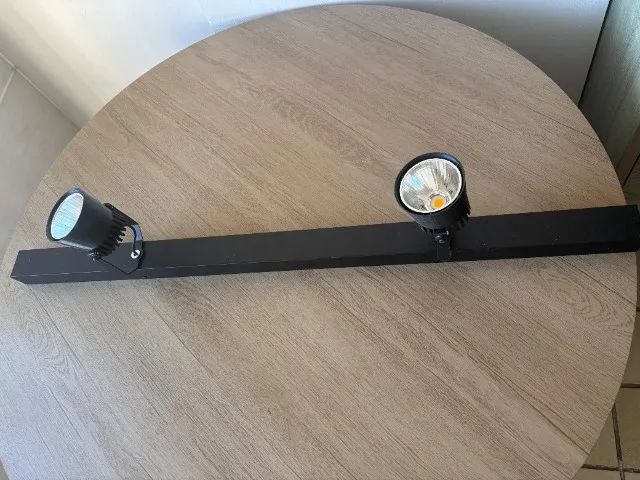 Luminária de teto direcional sobrepor com 2 lâmpadas de led Branco quente 3000k 220v - Foto 2