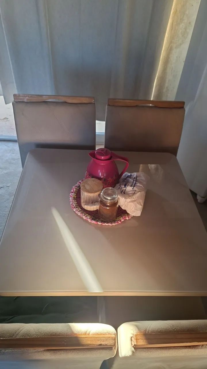 Mesa com 4 cadeiras  - Foto 4