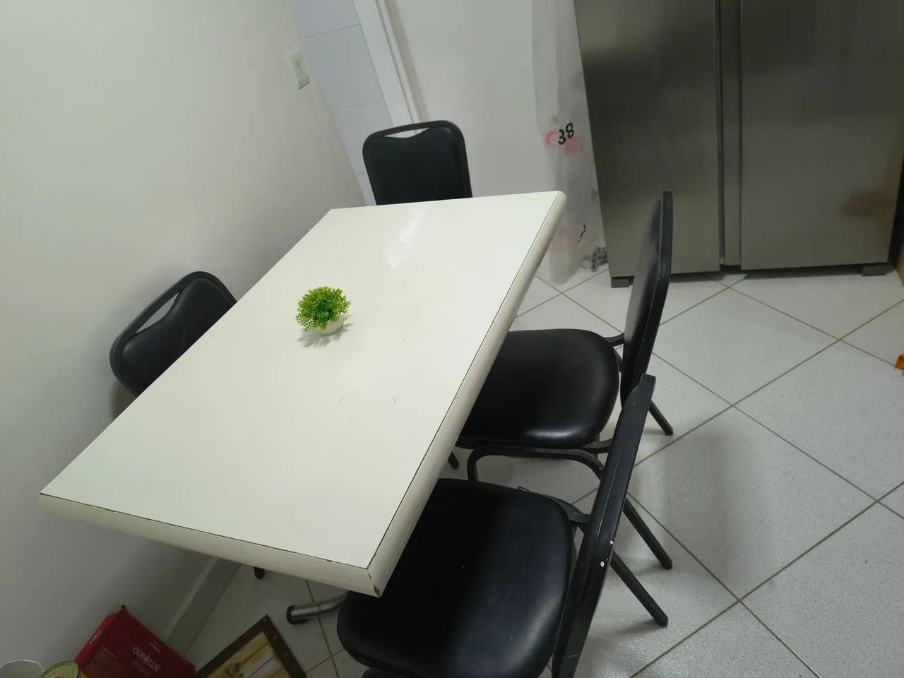 Mesa com 4 cadeiras  - Foto 3