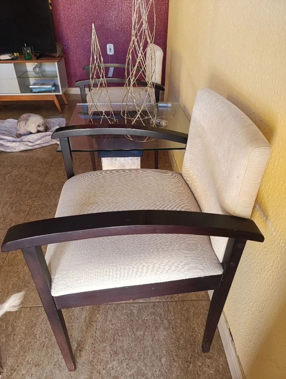 Vendo cadeira de madeira e um centro  - Foto 4