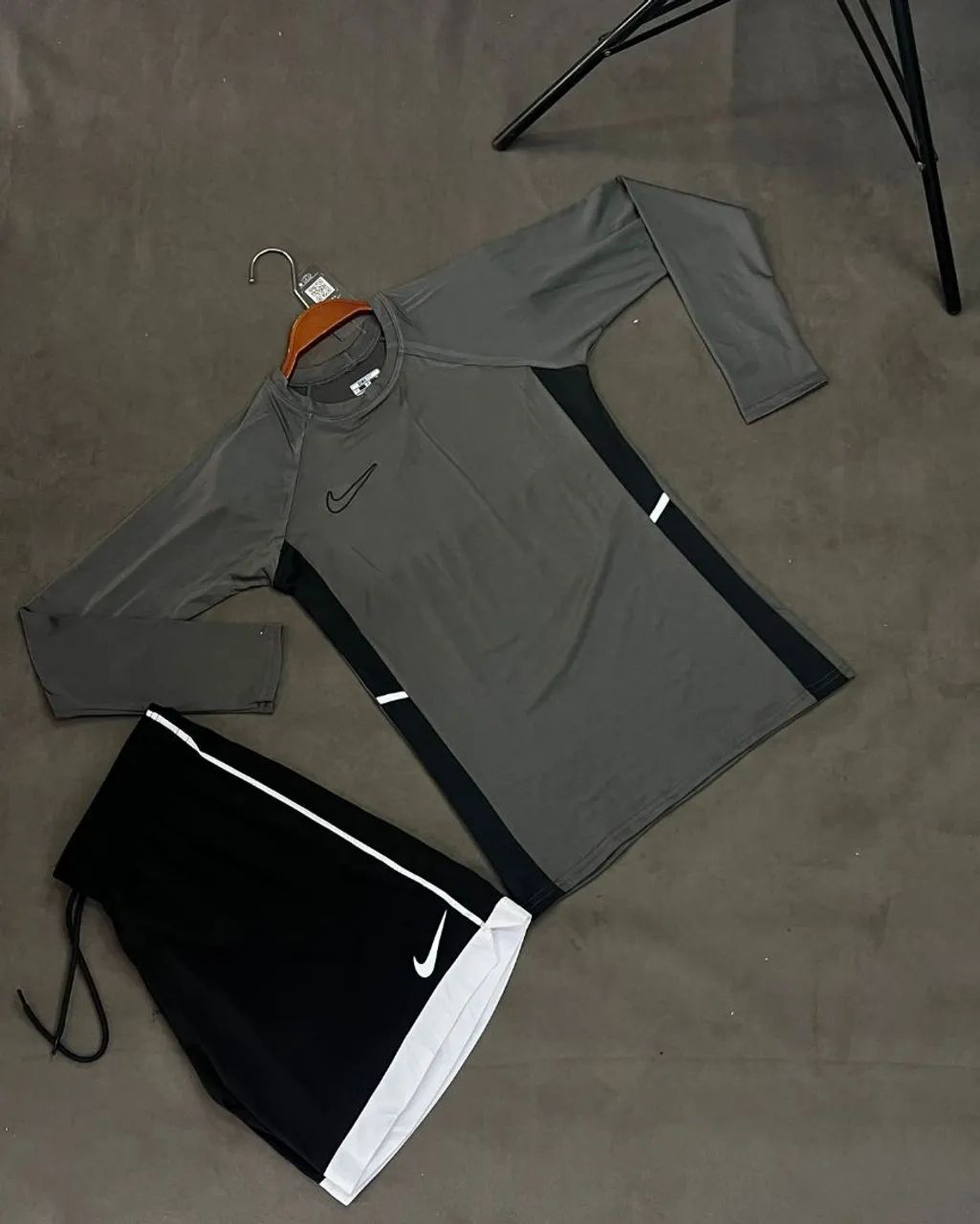 KITS DA NIKE MALHAR FRIA DE COMPRESSÃO 